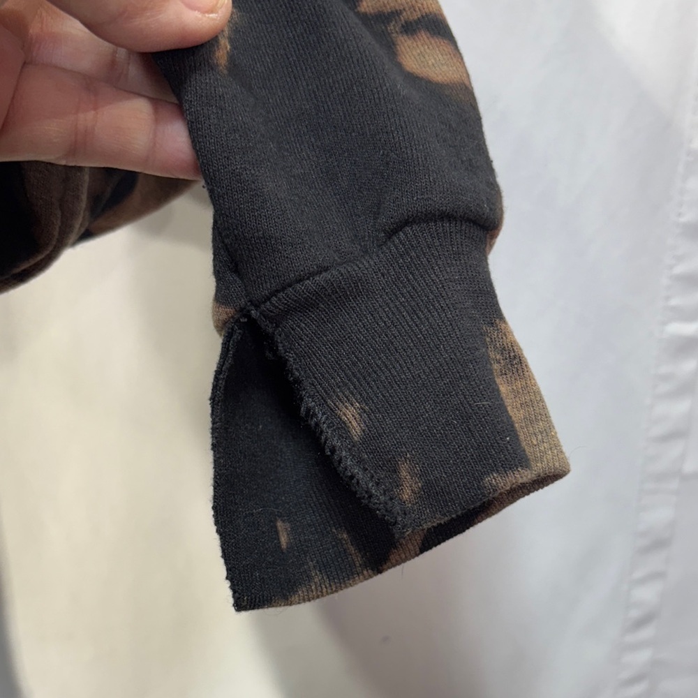 🪐Stylish Black bleach, dyed, distressed sweatshirt: - Picture 7 of 9